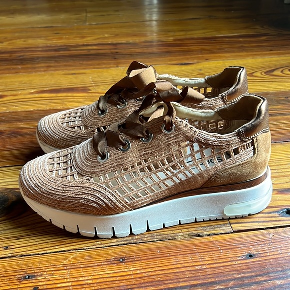 Softwaves Shoes - Softwaves Wedge Sneaker in Brown